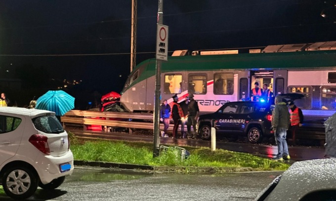Treno travolge auto: interrotta la linea Tirano – Sondrio – Lecco – Milano