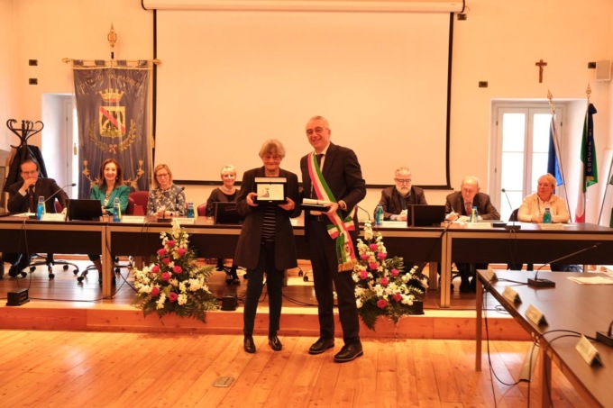 Valmadrera è Città da 25 anni, conferite le cittadinanze onorarie a Wolfgang Fendt e Ursula Schramm