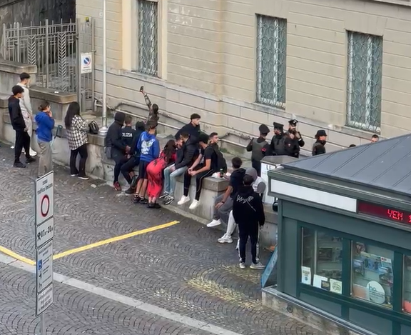 Disordini in stazione a Lecco