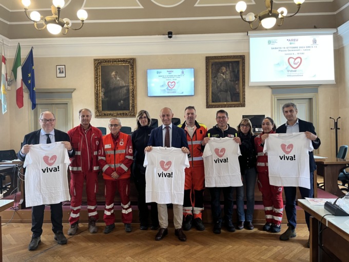 Lecco è… VIVA: in piazza Cermenati si impara a salvare una vita