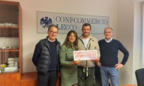 Confcommercio Lecco Zona Valle San Martino, nuova donazione al Nespolo grazie allo spettacolo dei Legnanesi