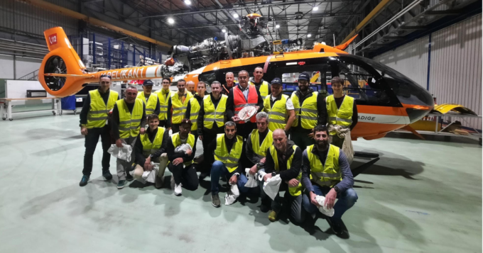 Volontari del Soccorso alpino in visita alla ditta Avincis Aviation