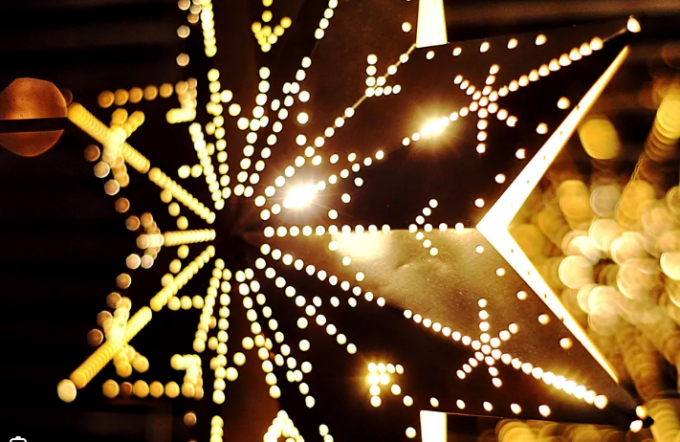 Decora il Natale 2024: a Valmadrera si vota la decorazione più bella