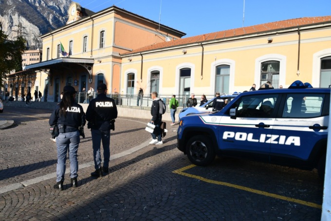 Polizia: ancora controlli straordinari in centro Lecco