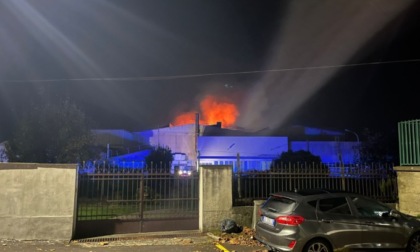 Devastante incendio alla Carcano