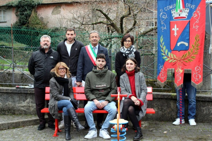 25 Novembre: anche Erve ora ha la sua panchina rossa