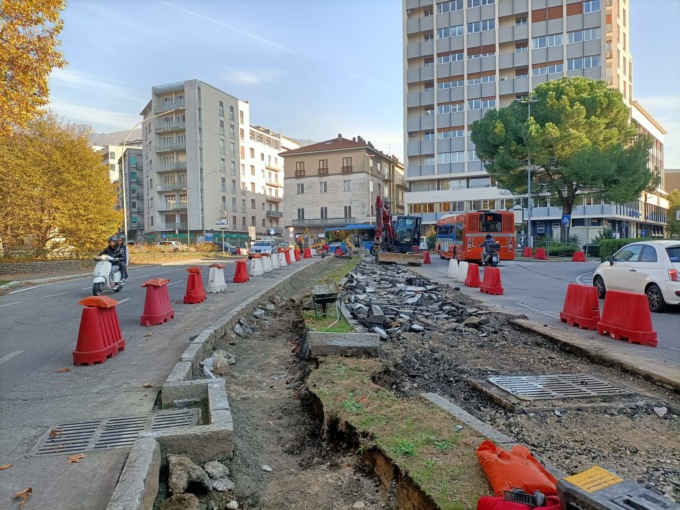 Piazza Manzoni, addio new jersey