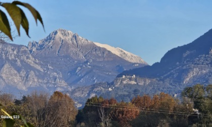 Prima neve sulle montagne lecchesi. E domani fiocchi a bassa quota