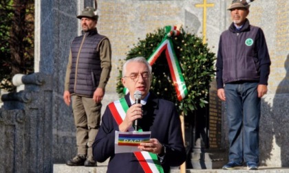 Valmadrera celebra il 4 novembre. Il sindaco Colombo: "Le croci qui incise ci spronano a lavorare per la pace"