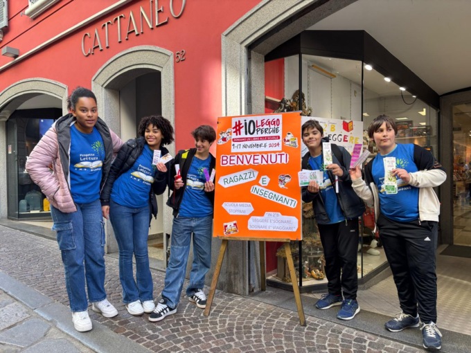 “Io leggo perché”: gli studenti della Stoppani invitano i lecchesi alla lettura