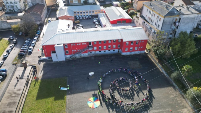 Bimbi in marcia per i diritti: “Vogliamo un mondo di pace, libero dalla violenza”