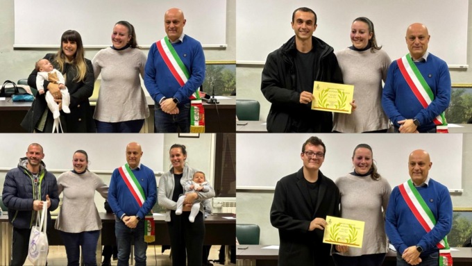 Civate, consegnati i kit ai nuovi nati e le borse di studio agli studenti meritevoli