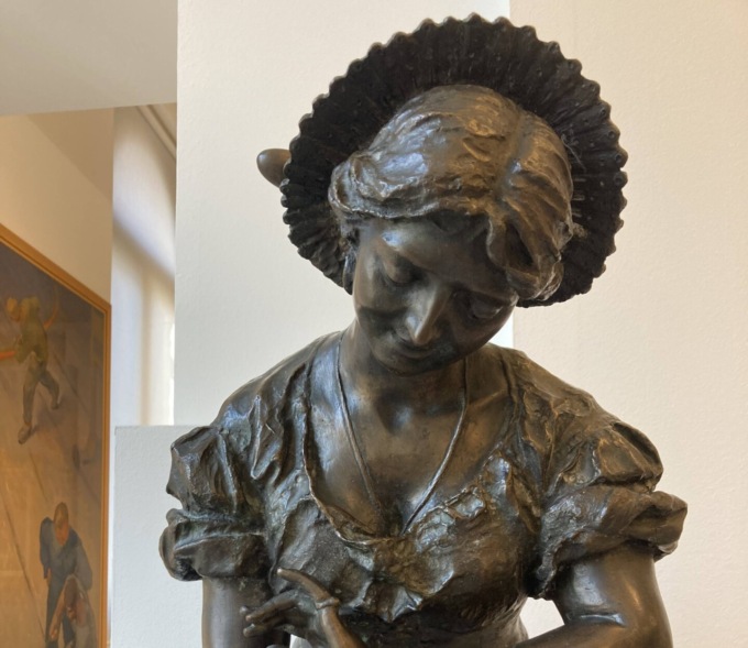 “Lucia”, la scultura donata al Palazzo delle Paure