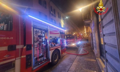 Lecco: brucia un tetto in via Carlo Cattaneo