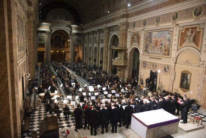 Lecco: successo per Christmas Carols Show