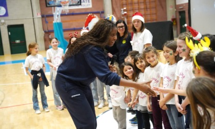 Sorpresa di Natale per le bimbe della pallavolo: arriva Miriam Sylla