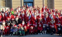 Le strade di Calolzio invase da... Babbi Natale