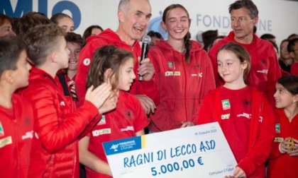 "Costruiamo il futuro": 5000 euro all'associazione calolziese "Ali per la scuola" e ai Ragni di Lecco