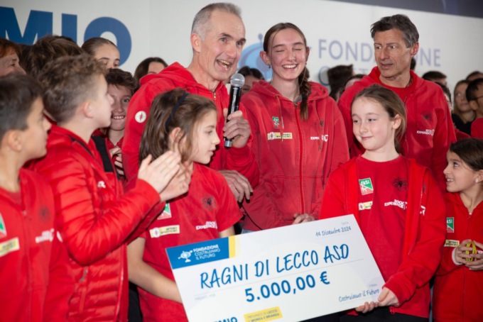 “Costruiamo il futuro”: 5000 euro all’associazione calolziese “Ali per la scuola” e ai Ragni di Lecco