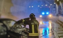 Incidente in galleria, trasportato in ospedale l'automobilista