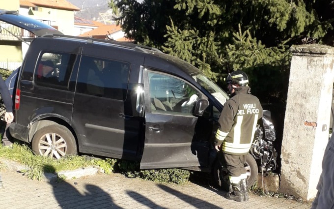 Le foto del grave incidente stradale di Airuno