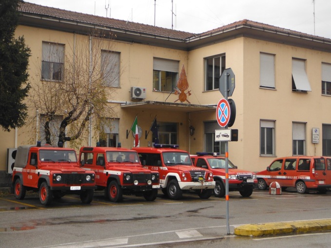 Piove dal tetto caserma Vigili del fuoco, locali inagibili: finalmente via ai lavori
