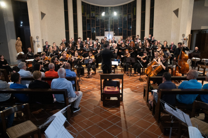 Musica per la pace, Orchestra Vivaldi e Corale San Pietro al Monte in concerto a Erba