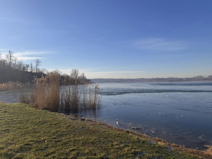BRR che freddo, gela anche il lago a Civate