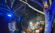 Incendio abitazione a Valmadrera: Vigili del fuoco impegnati per oltre due ore