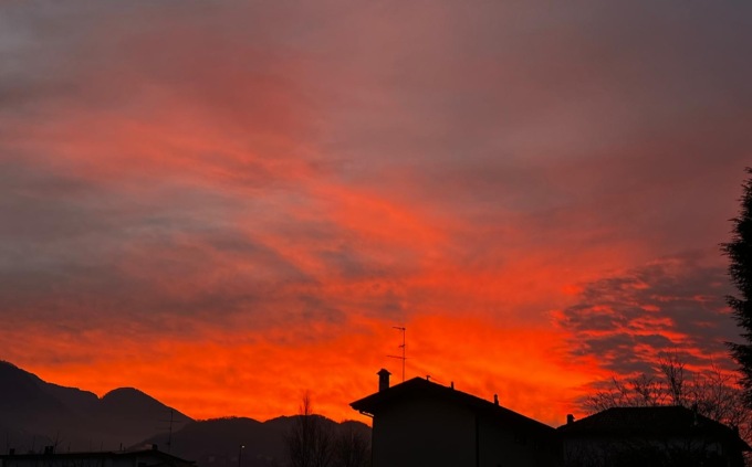 Alba di fuoco a Lecco: previsioni e qualità dell’aria