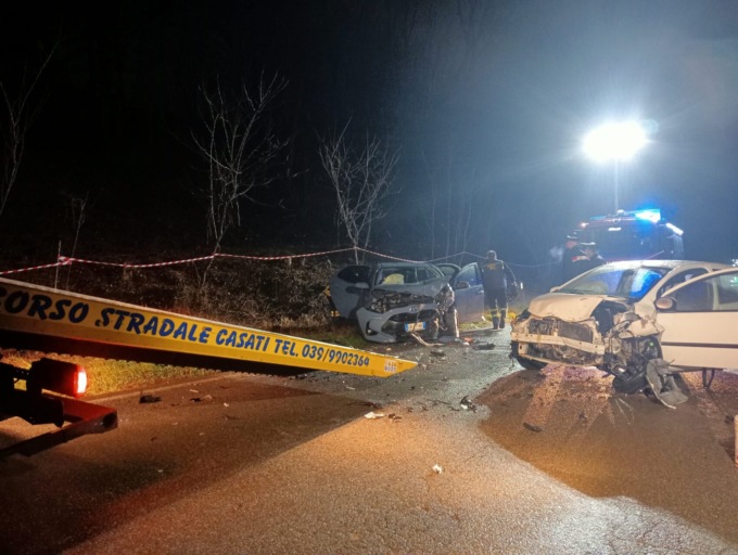 Frontale a Lomagna: tre feriti tra cui una bimba in condizioni serie