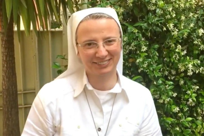 La prima donna prefetto in Vaticano è suor Simona Brambilla