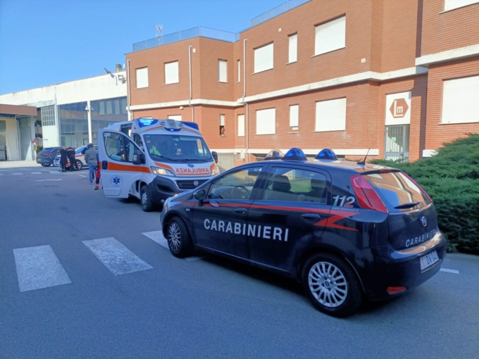 Esplosione in un’azienda, un lavoratore gravemente ferito
