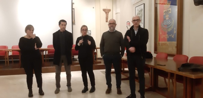 Oggionese: il Distretto del commercio lancia il concorso della vetrina più bella per San Valentino