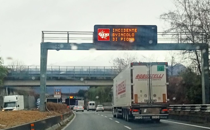Incidente all’altezza dello svincolo di Piona, disagi per la circolazione