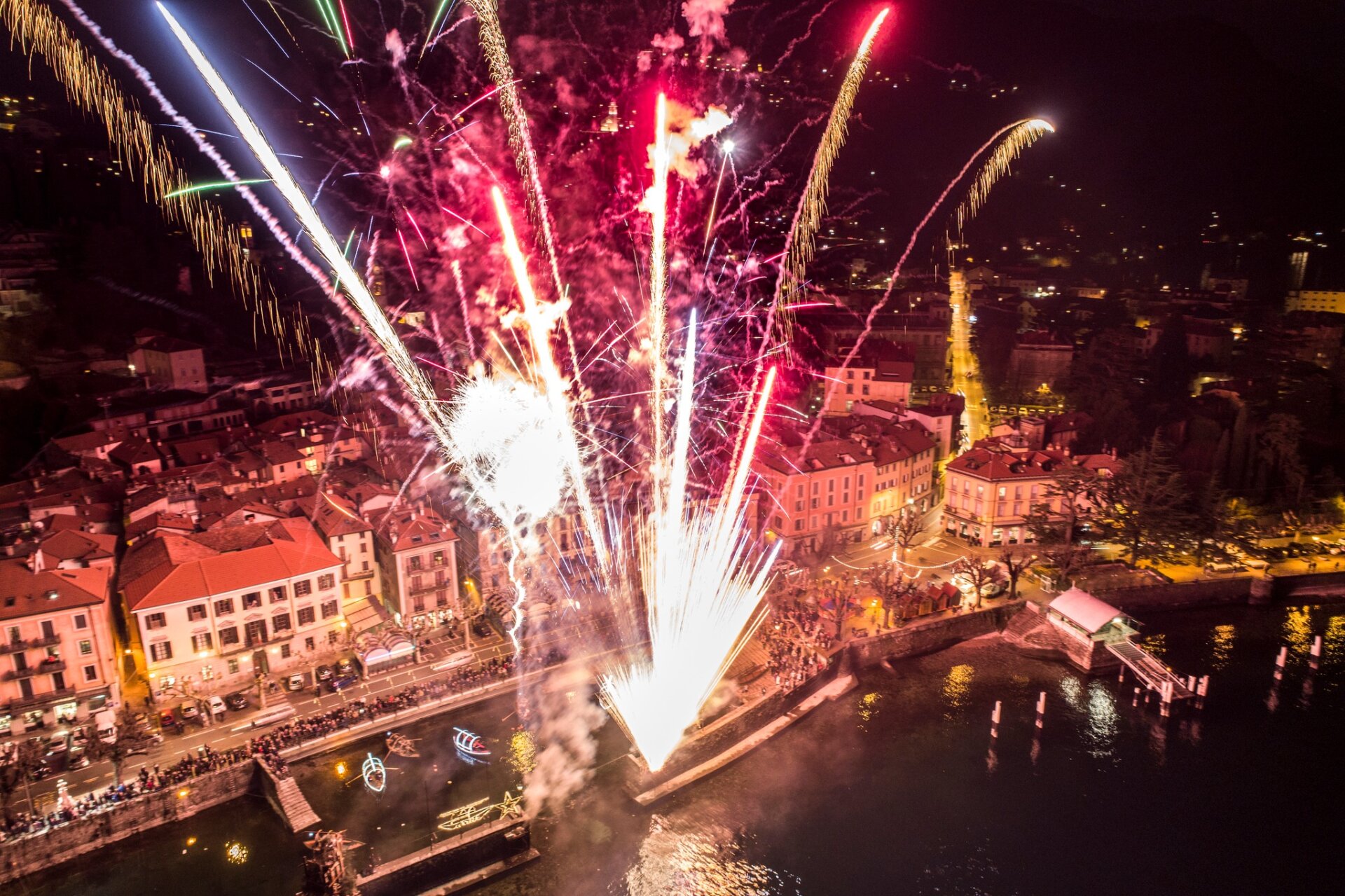 Accensione Fuoco Pesa Vegia e Fuochi artificio