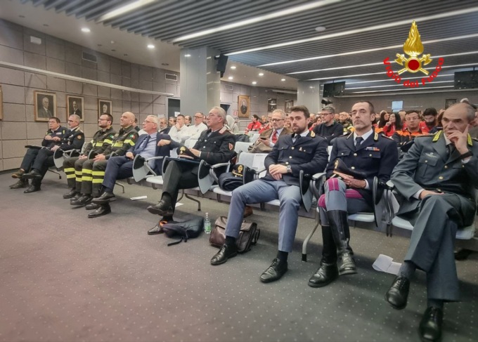 Lecco: seminario dei Vigili del fuoco sui rischi dei veicoli a mobilità sostenibile