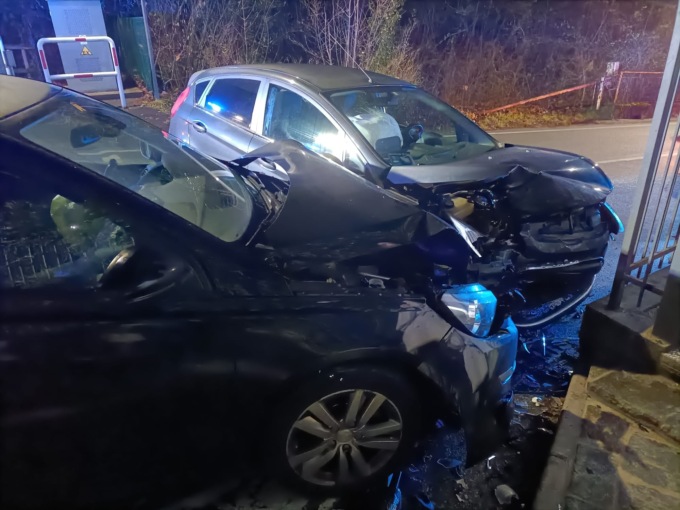 Schianto in via Mandamentale, coinvolti due giovani