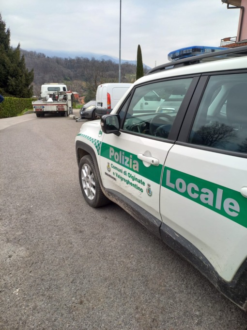 Viaggiava su un’auto senza assicurazione: intercettato dalla Polizia locale