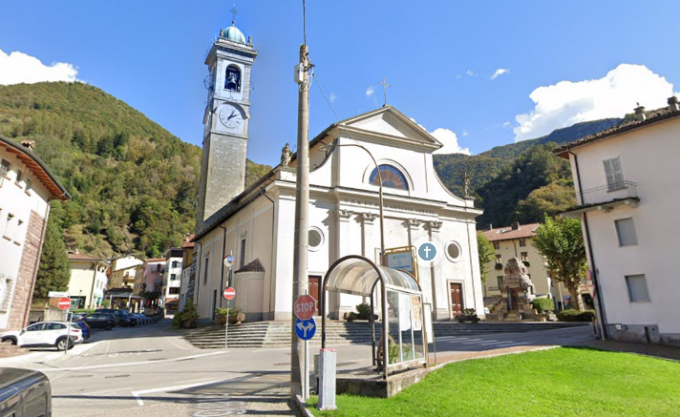 Introbio: investita all’uscita dalla chiesa, 31enne soccorsa dall’ambulanza