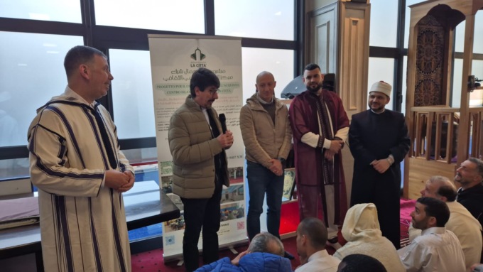 3000 fedeli alla moschea di Lecco, “Abbiamo bisogno di pace”