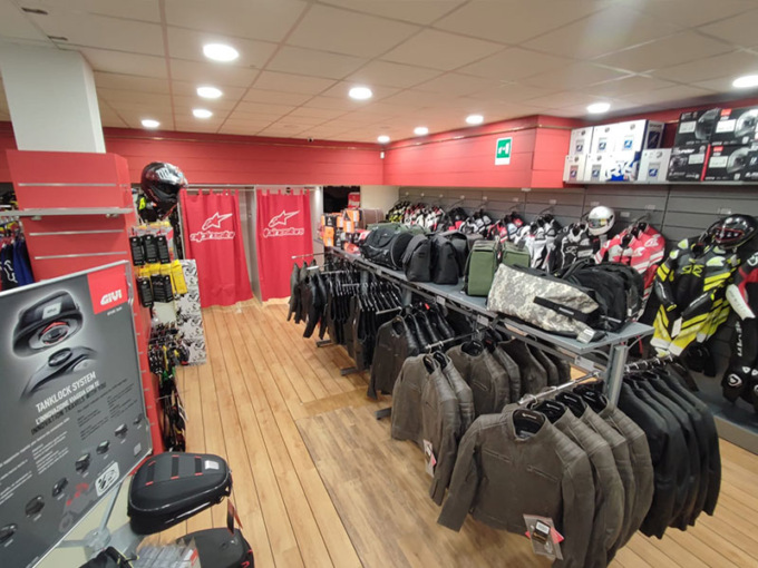 Abbigliamento e accessori per motociclisti: l’esperienza d’acquisto su misura firmata Motoabbigliamento.it