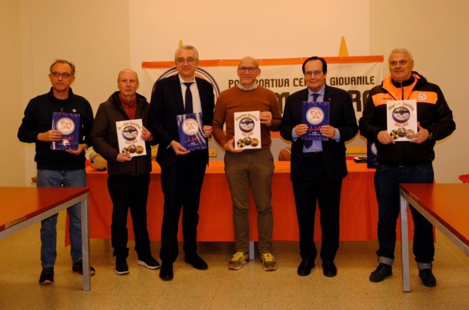“Una comunità dove si cresce insieme, non solo nello sport”: presentato l’album della Polisportiva Valmadrera