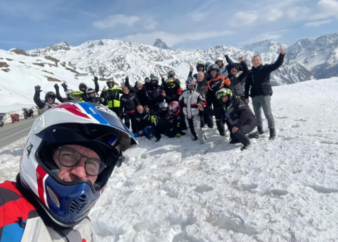 50 passi di montagna in 7 mesi: sfida benefica per La Nostra Famiglia