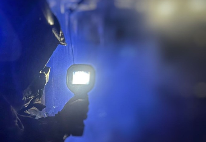 Lecco, auto in fiamme lungo corso Monte Ortighera