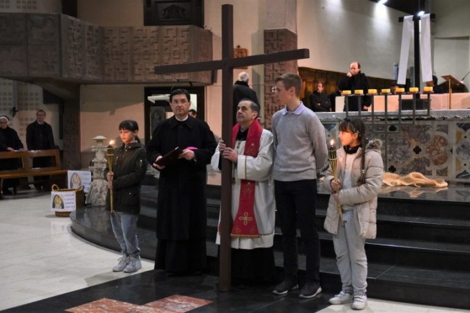 Oggiono: questa sera la Via Crucis con l’arcivescovo Delpini