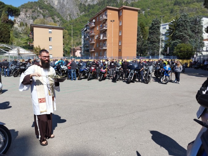 Le due ruote invadono pacificamente Lecco per la Motobenedizione 2025