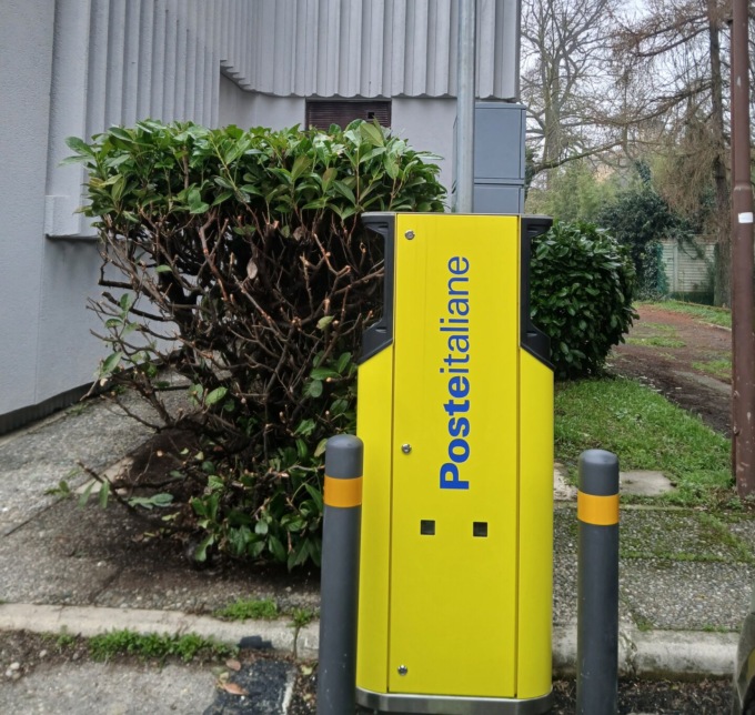 Poste lecchesi: installate 8 colonnine per auto elettriche