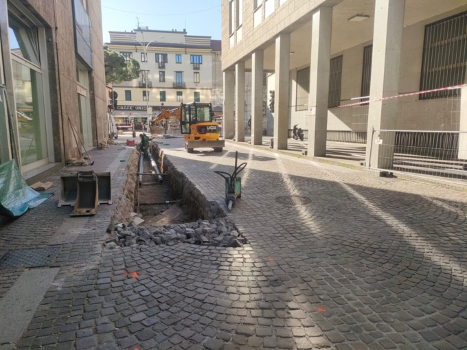 Teleriscaldamento a Lecco: lavori in Corso Martiri, via Amendola, e via Parini con interruzioni al traffico