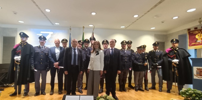 Eroi di tutti i giorni: premiati agenti di Polizia di Lecco